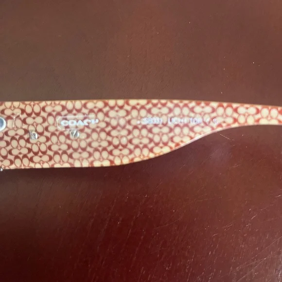 Coach Tortoise Shell Sunglasses - Case Included - Picture 6 of 10